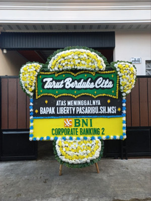 Papan Bunga Duka di Hiliserangkai