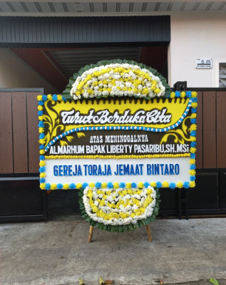 Papan Bunga Duka di Hiliserangkai