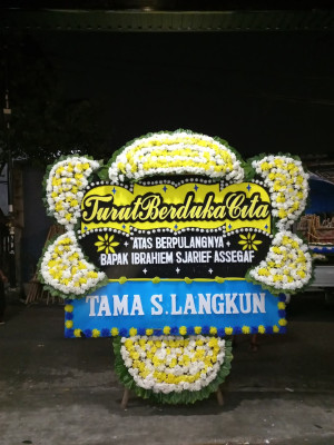 Papan Bunga Duka di Hiliserangkai